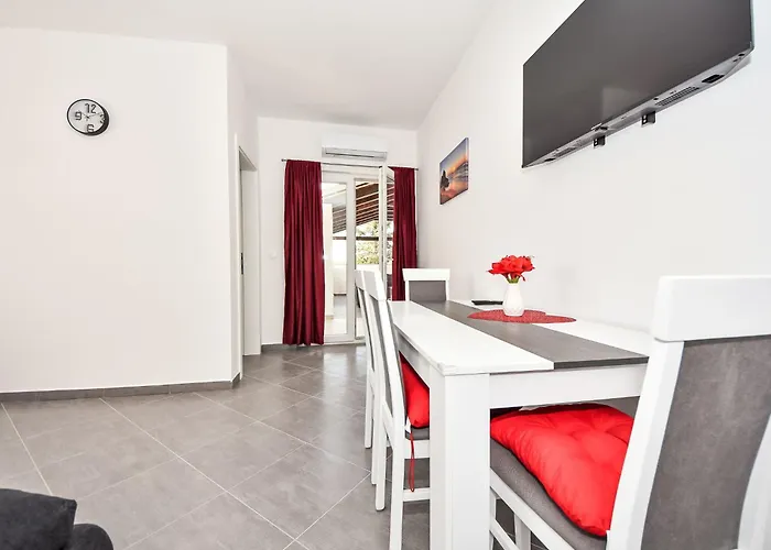 Zubcic-1 By Interhome Daire