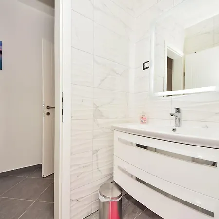 Zubcic-1 By Interhome شقة Sikovo